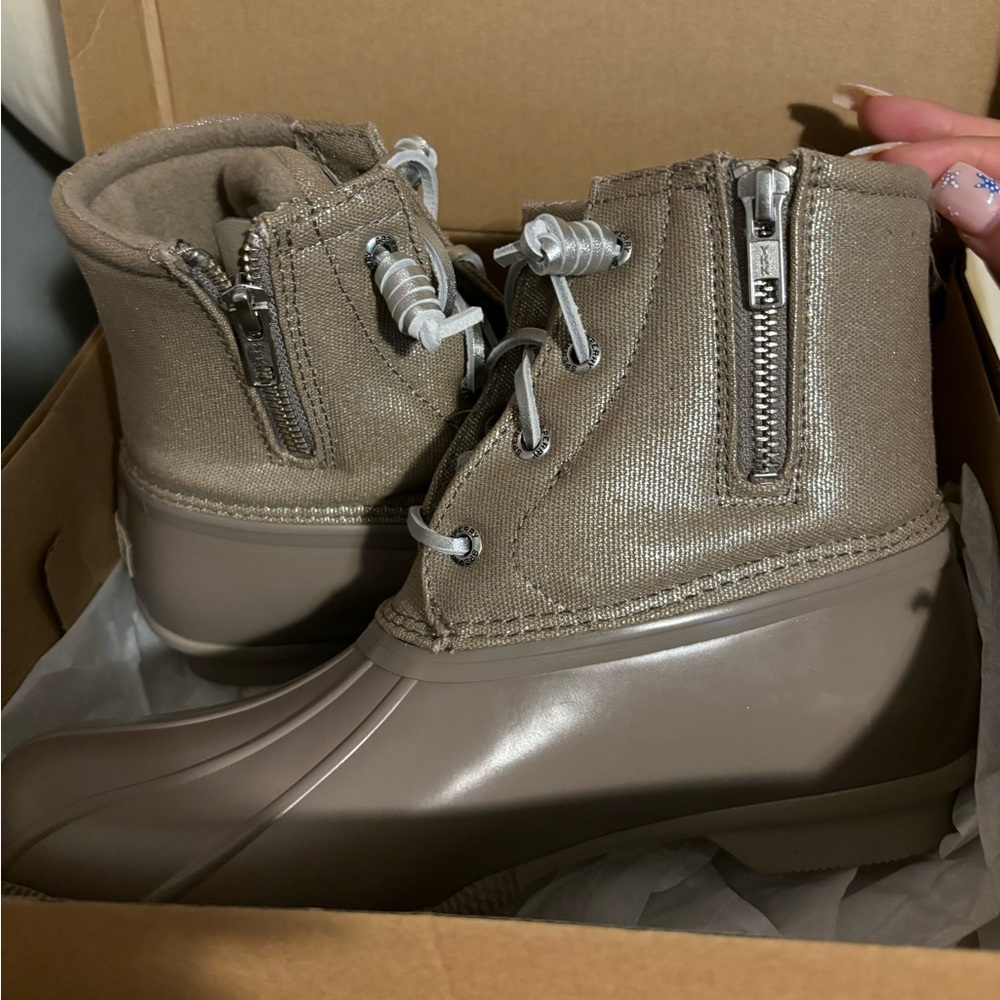 BRAND NEW SPERRY SNOW BOOTS